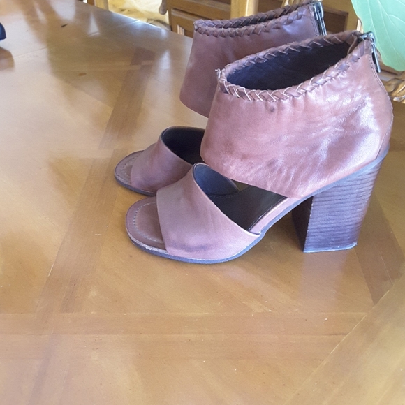 Brown booty - Picture 2 of 3